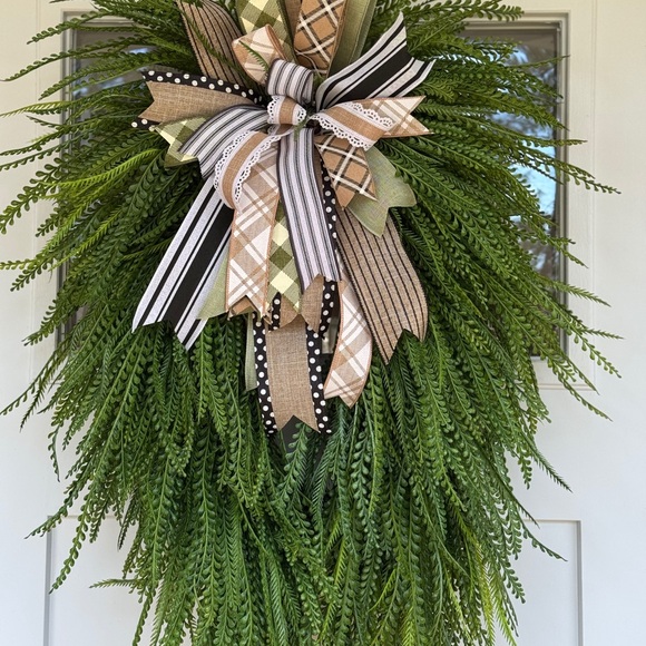 SOLD LOCALLY. Beaded Natural Wreath - Picture 7 of 7